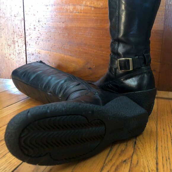 Hush Puppies Black leather boot high wedge heel brass buckle & ankle strap 8.5 - Picture 4 of 10